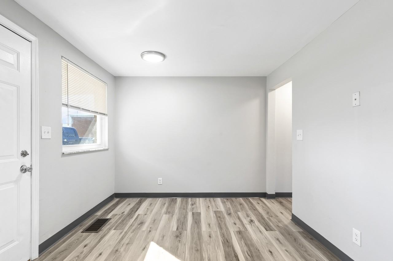 Oakland Park Ct #1887D - Photo 7 of 17