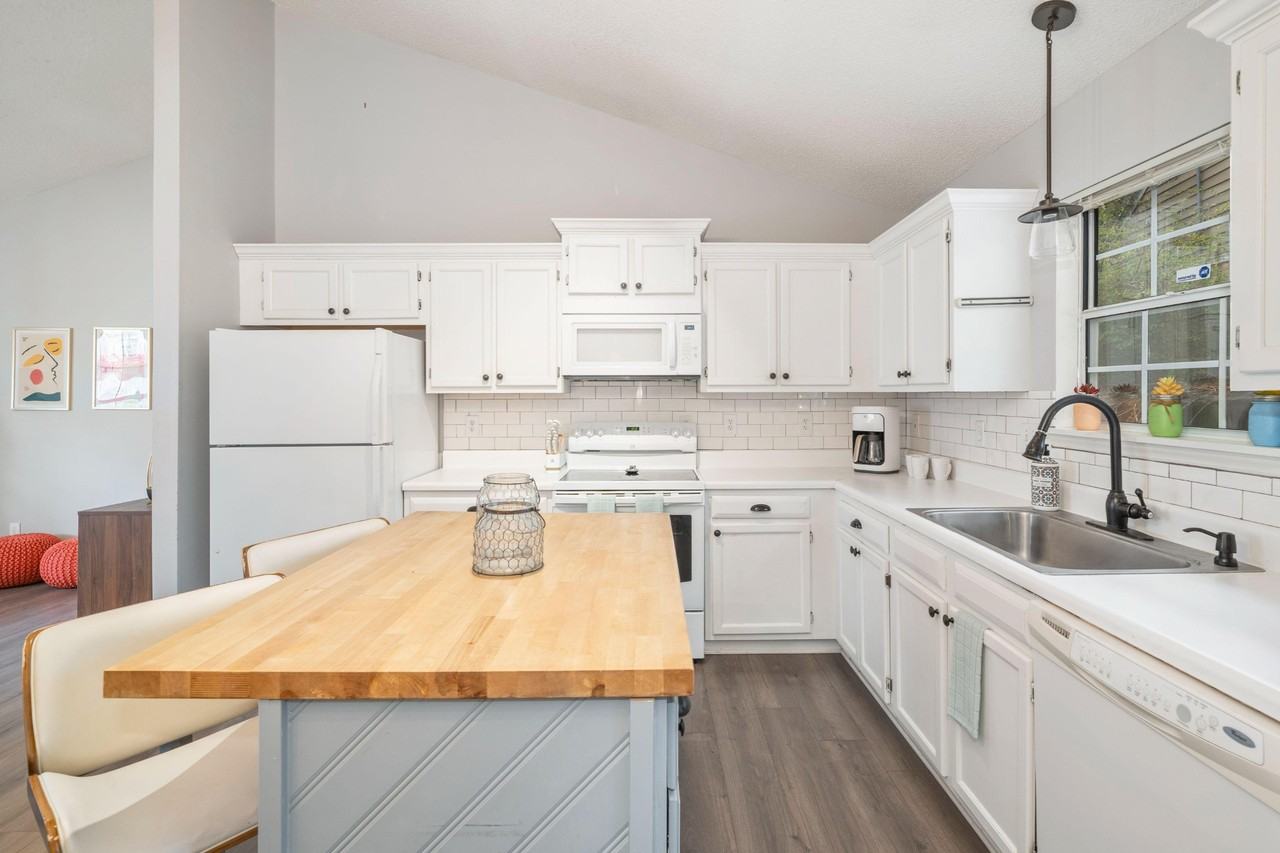 High Ridge Dr - Photo 4 of 22