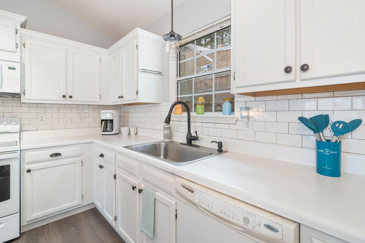 High Ridge Dr - Photo 5 of 22