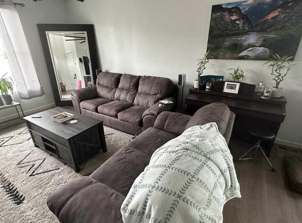 E 8th Ave - Photo 4 of 4