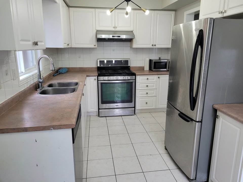 3280 Camberwell Drive - Photo 3 of 23