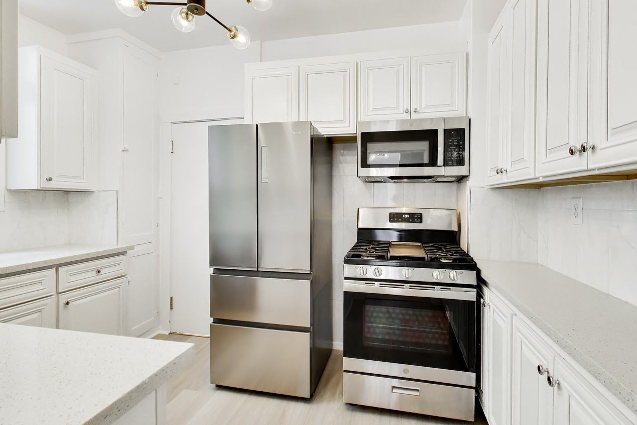 1215 Bay Street #4 - Photo 4 of 20