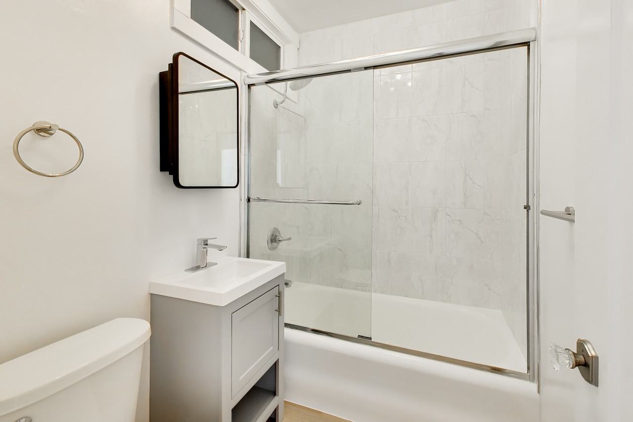 1215 Bay Street #4 - Photo 7 of 20