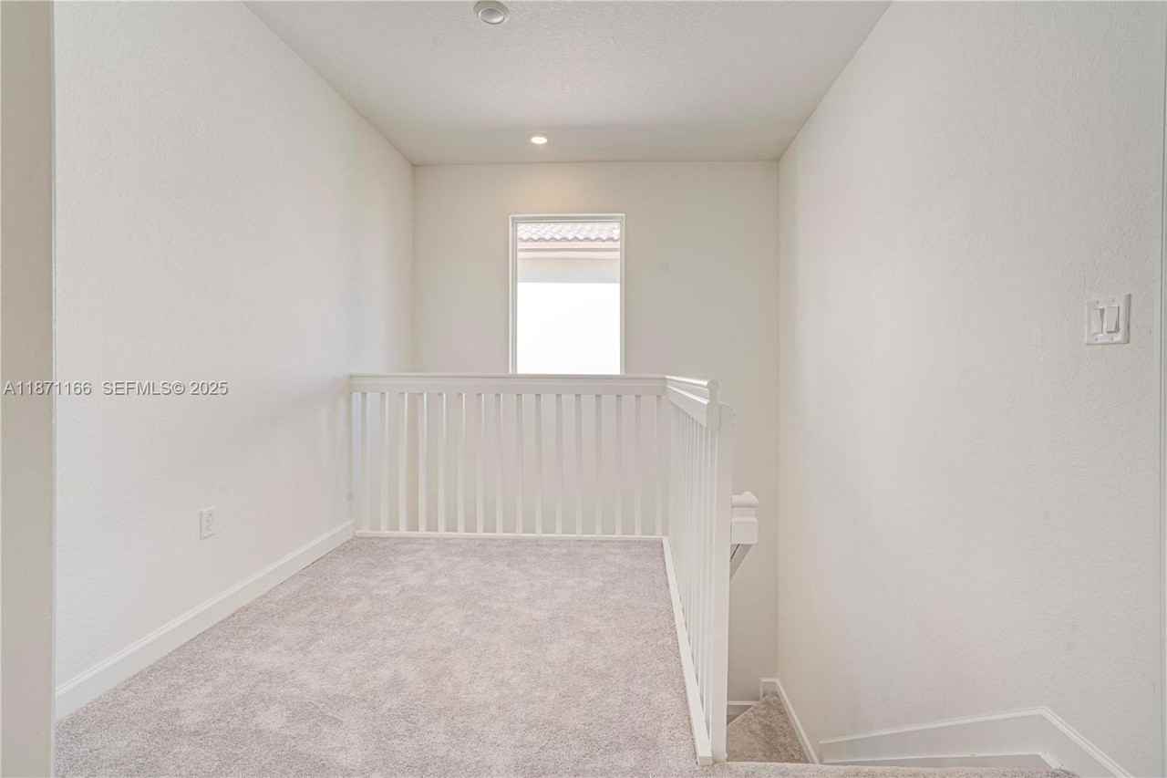 2671 Southeast 24th Drive #0 - Photo 6 of 28