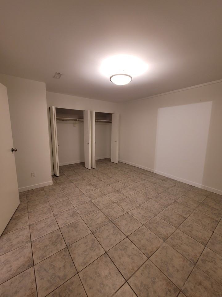 858 Cliff Avenue #Bsmt - Photo 6 of 12