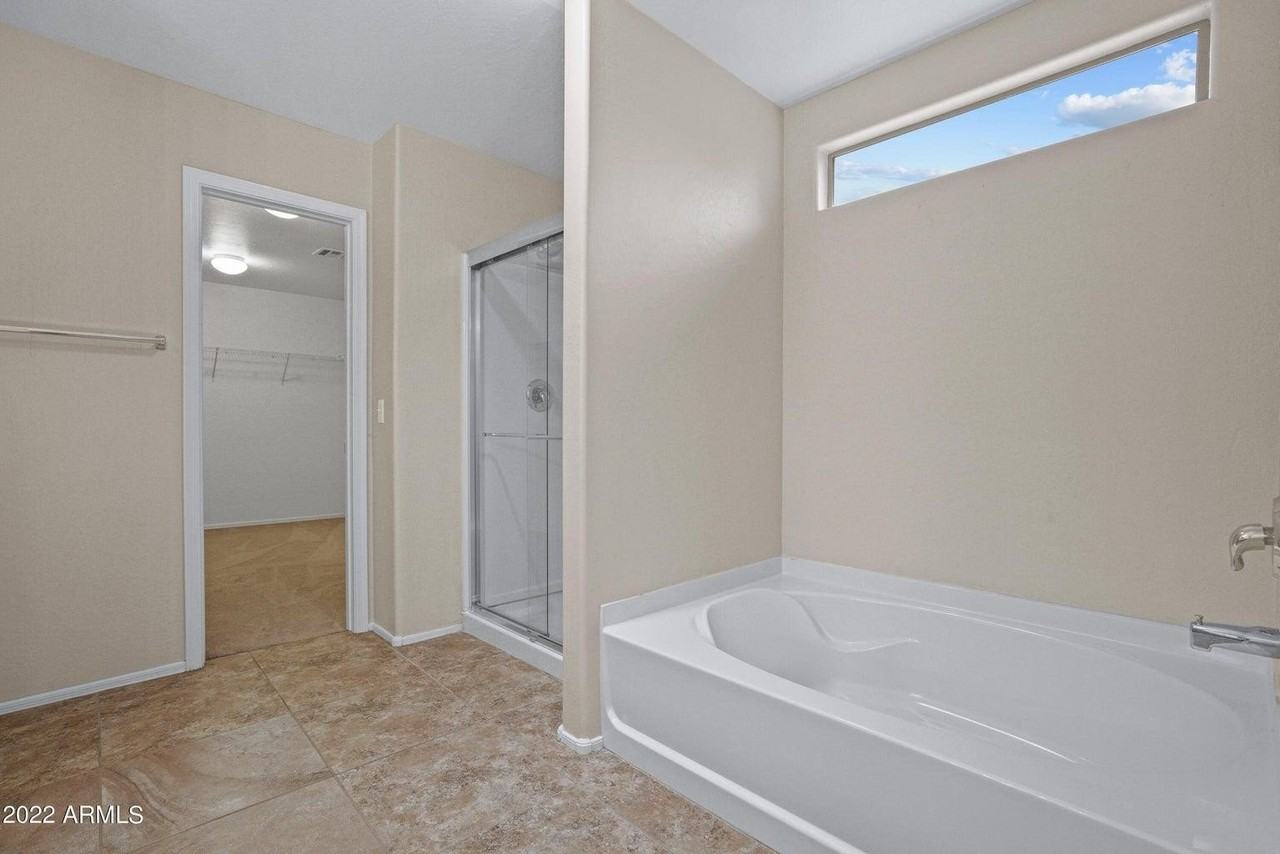 15422 N 169th Ln - Photo 3 of 37