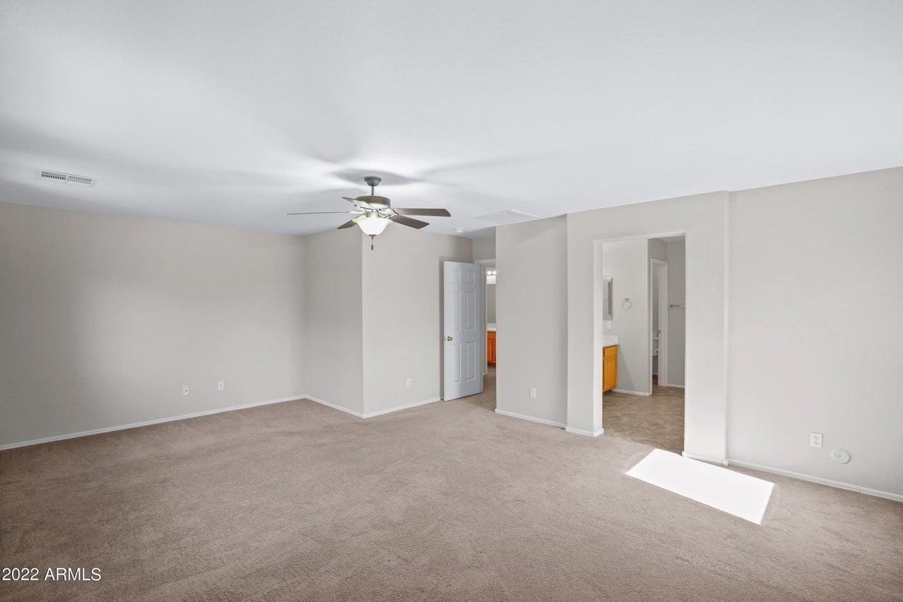 15422 N 169th Ln - Photo 5 of 37