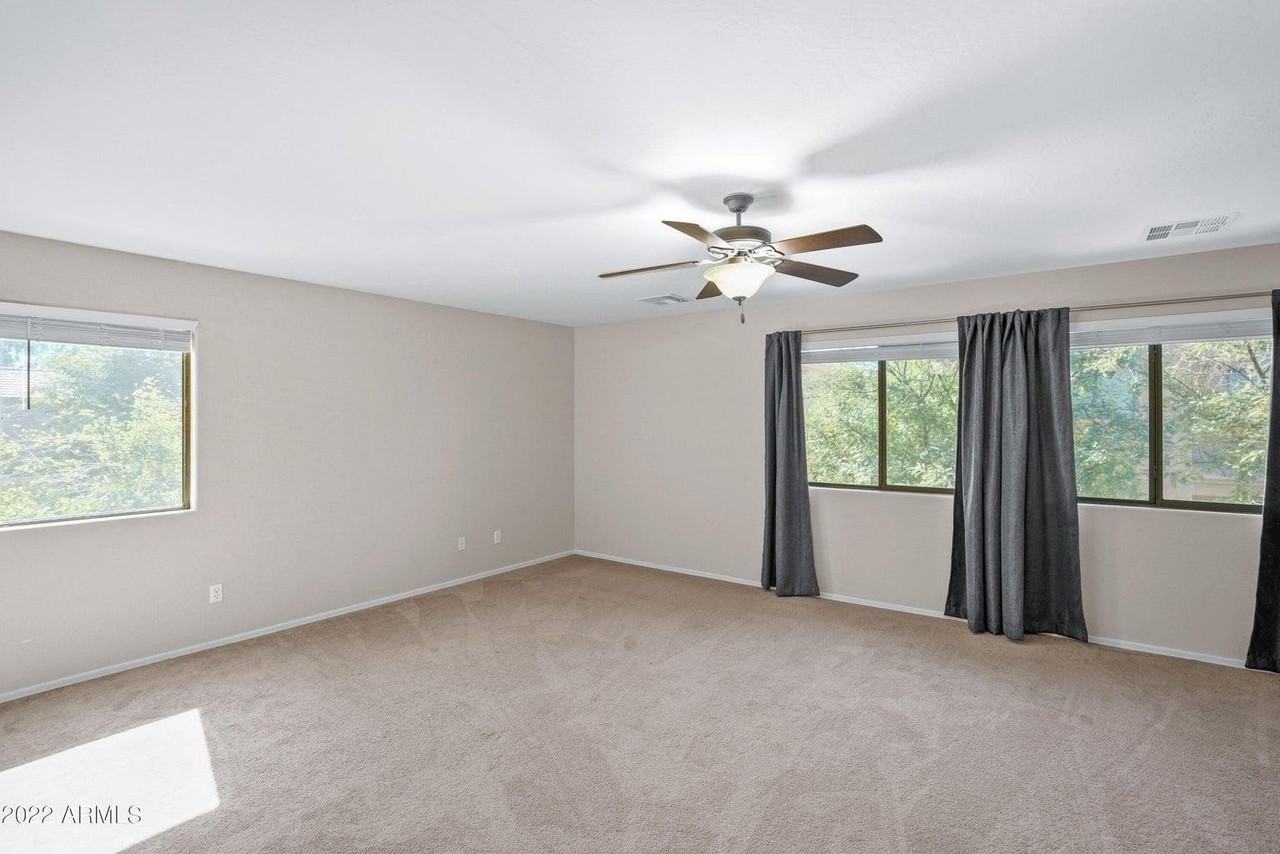 15422 N 169th Ln - Photo 6 of 37