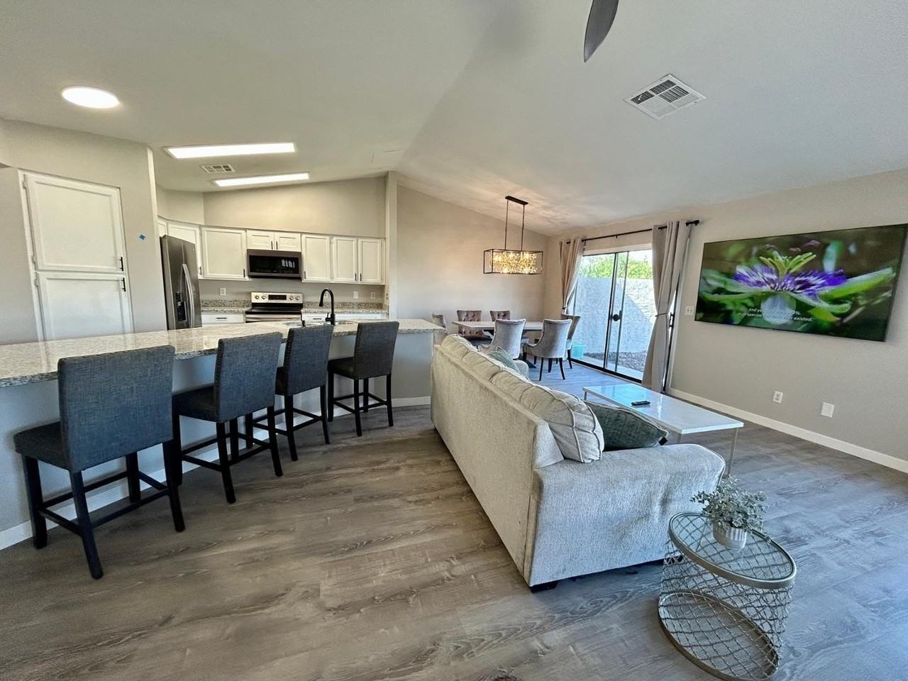 4212 E Sandia St - Photo 3 of 36