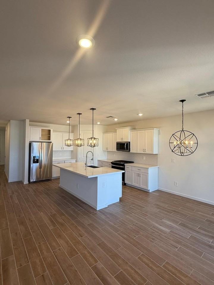 17816 W Coolidge St - Photo 2 of 19