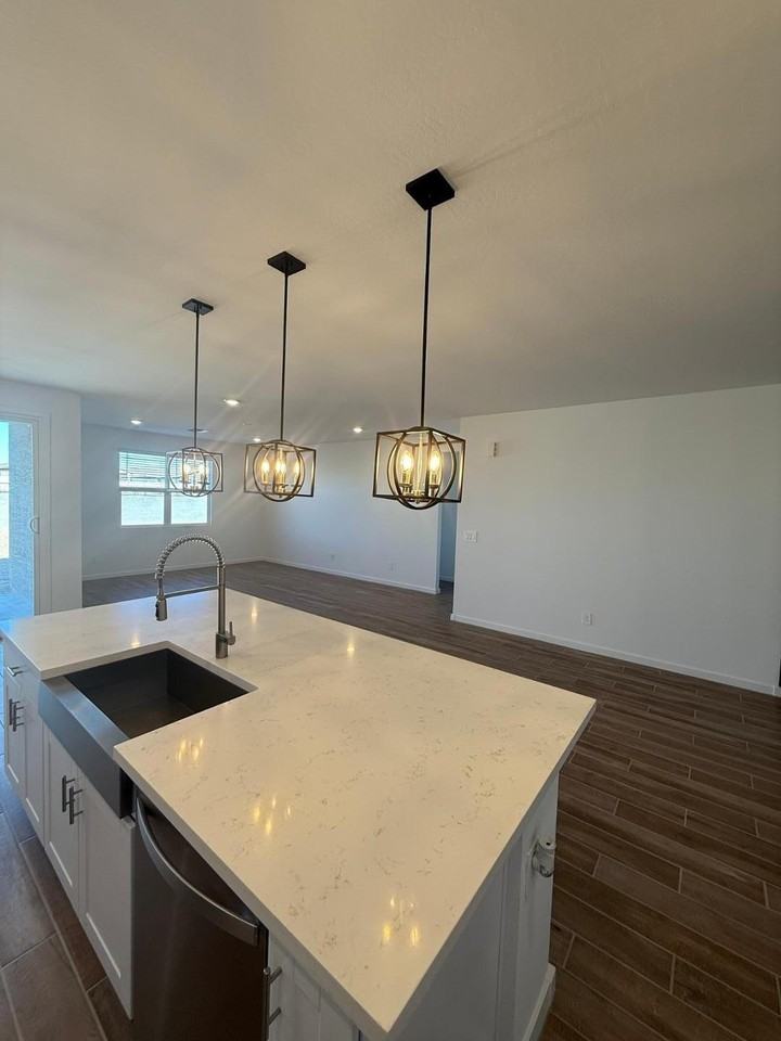 17816 W Coolidge St - Photo 4 of 19