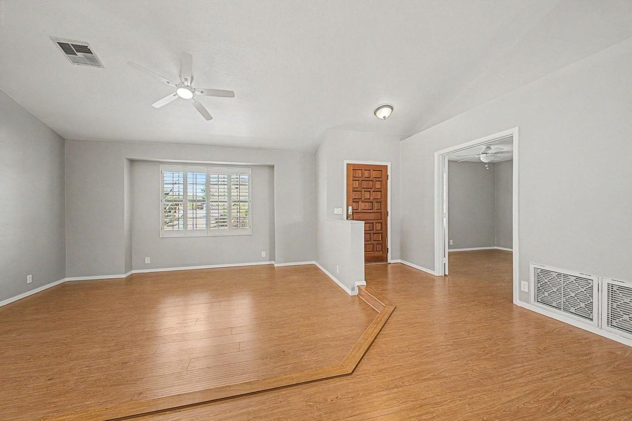 5719 E Saint John Rd - Photo 2 of 24