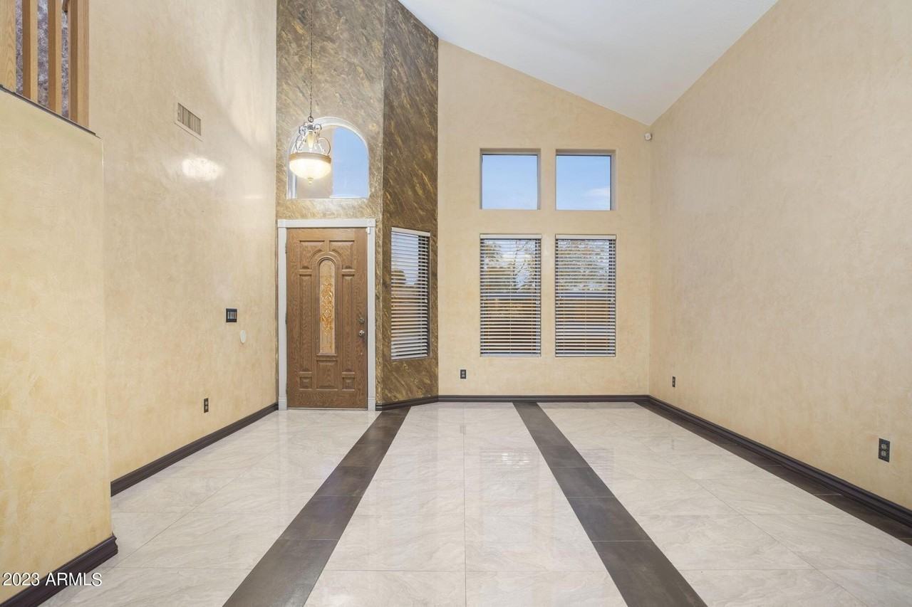 7775 N 52nd Dr - Photo 5 of 50