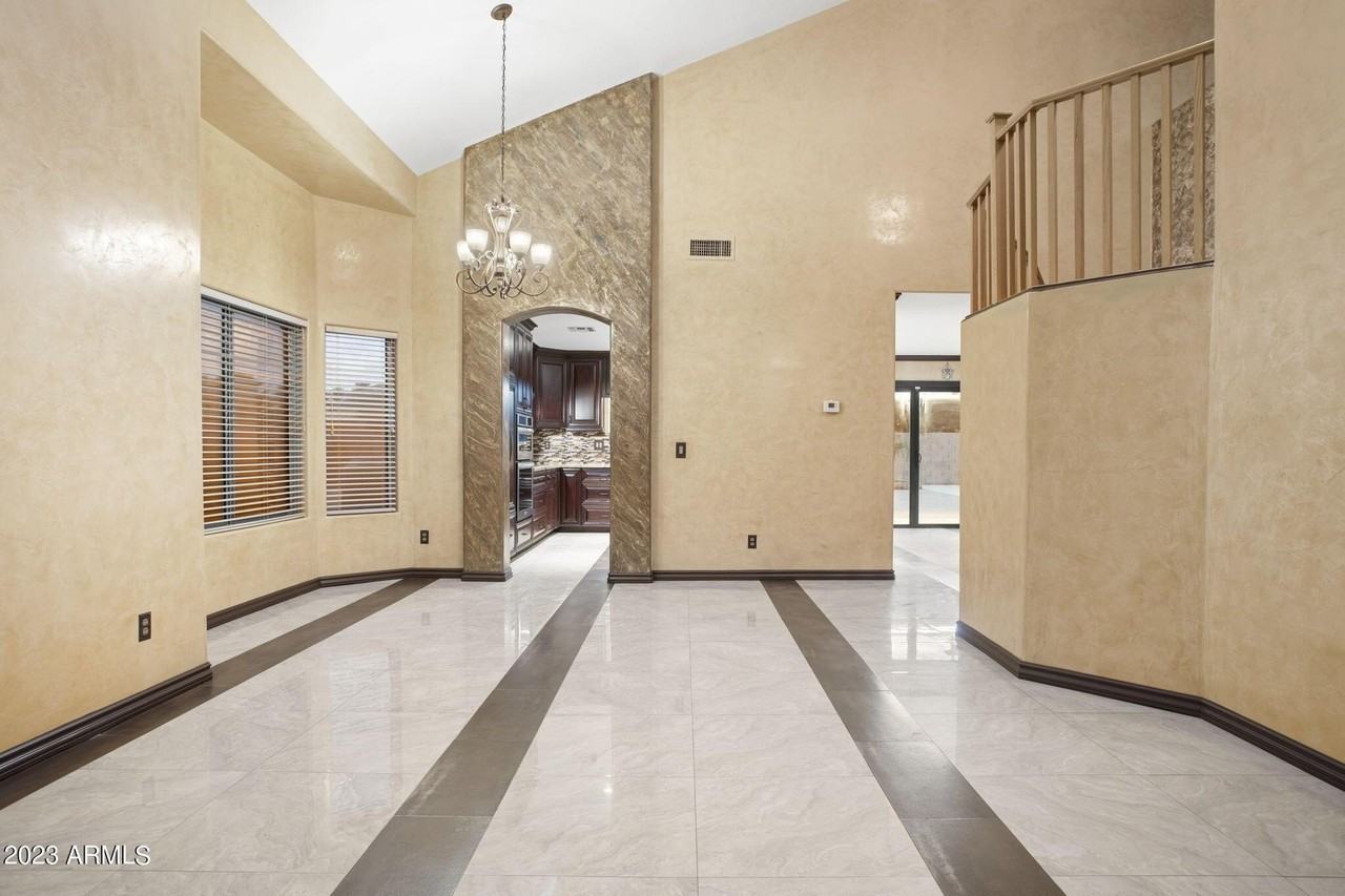 7775 N 52nd Dr - Photo 6 of 50