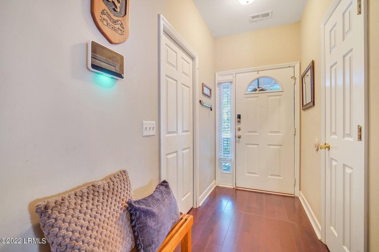 56 Le Moyne Dr - Photo 4 of 22