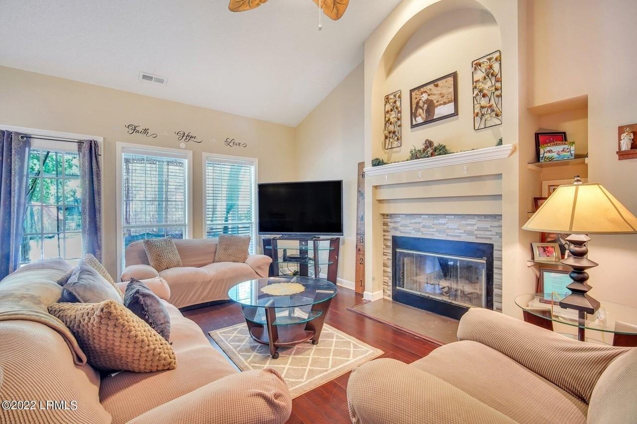 56 Le Moyne Dr - Photo 7 of 22