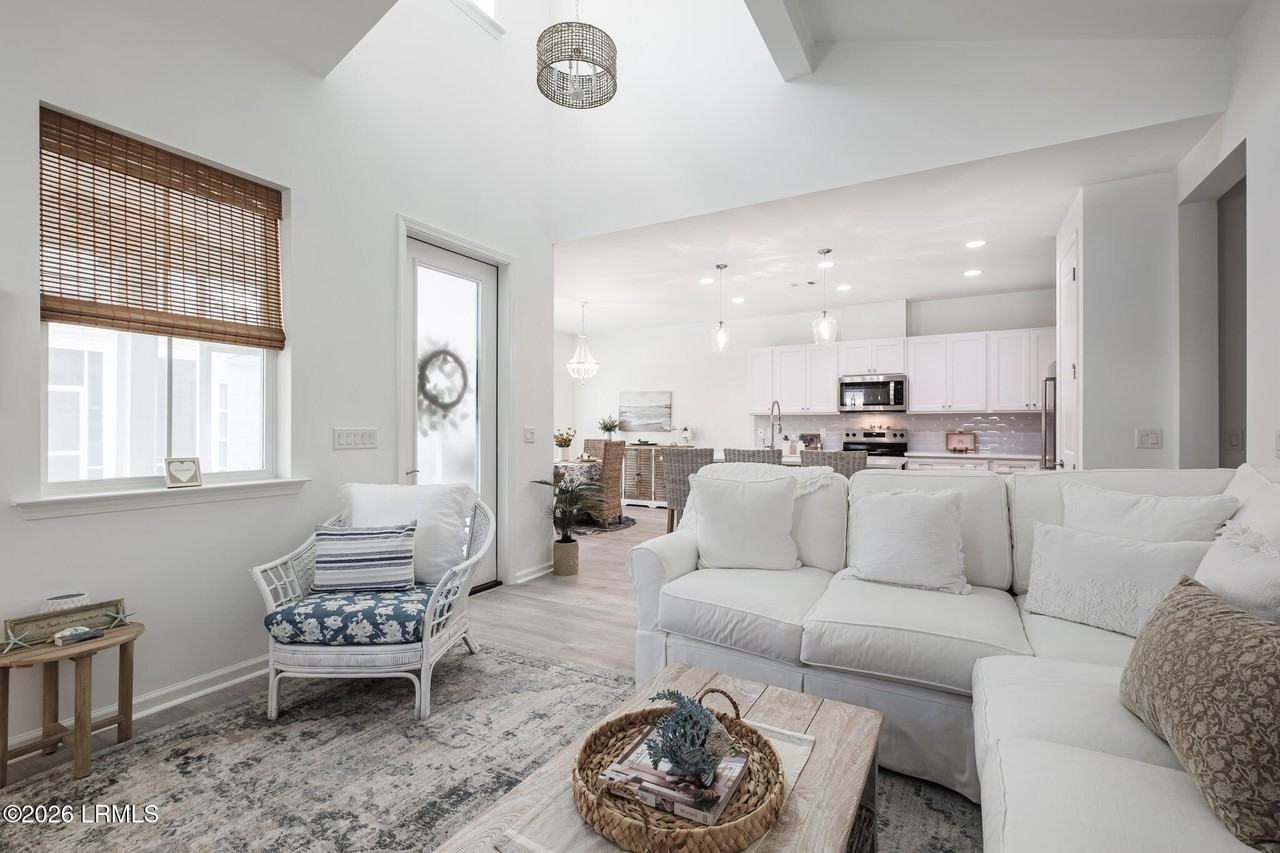 171 Tropics Ave - Photo 5 of 33