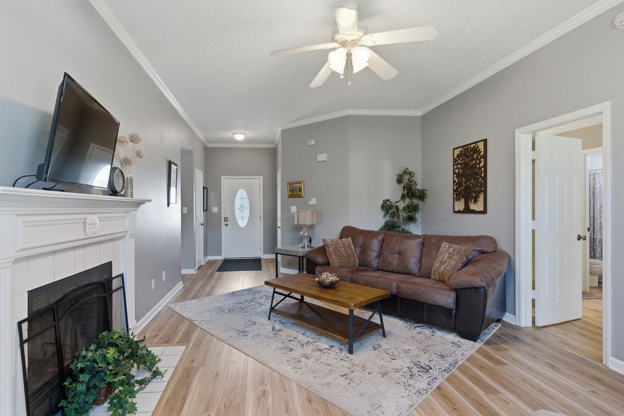 236 River Oaks Dr #1 - Photo 3 of 10