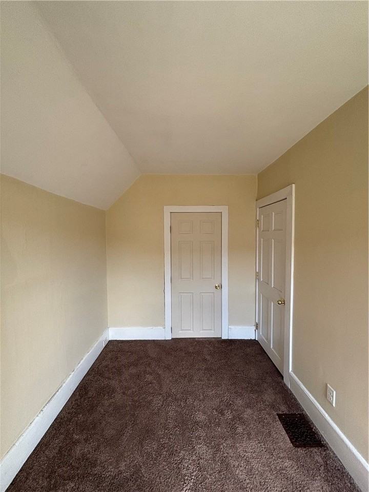 1056 Walnut St #4 - Photo 3 of 6