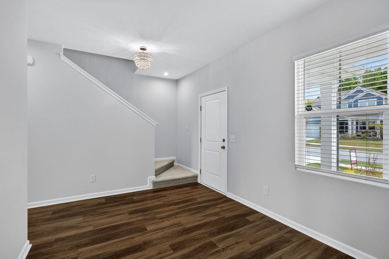 857 Longleaf Dr - Photo 7 of 43