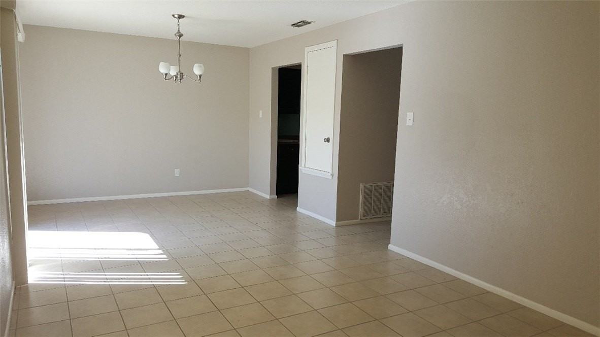 857 Quetzal St #3 - Photo 4 of 10