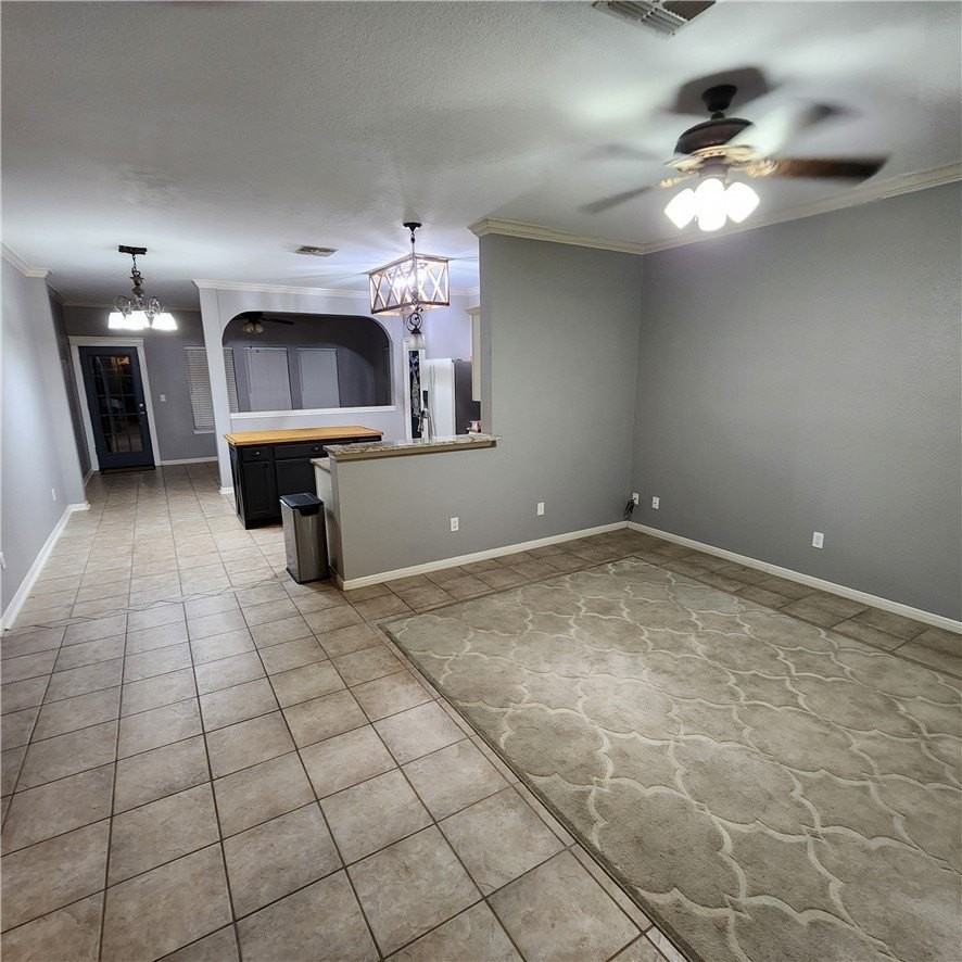 3009 Las Brisas St - Photo 5 of 15