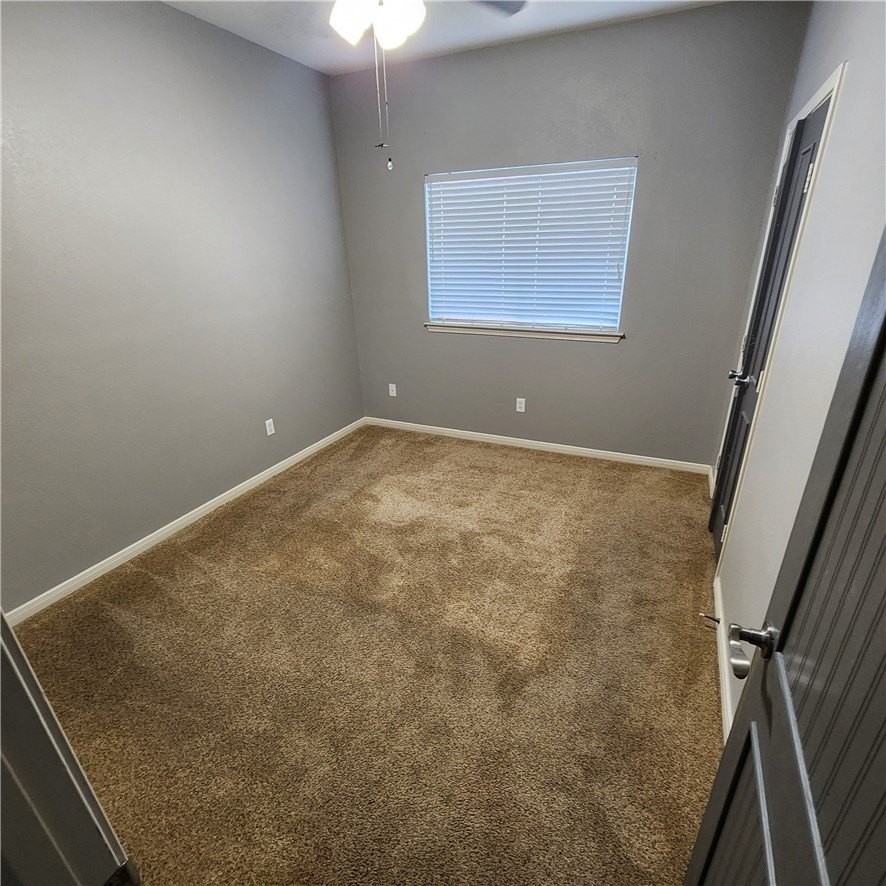 3009 Las Brisas St - Photo 7 of 15