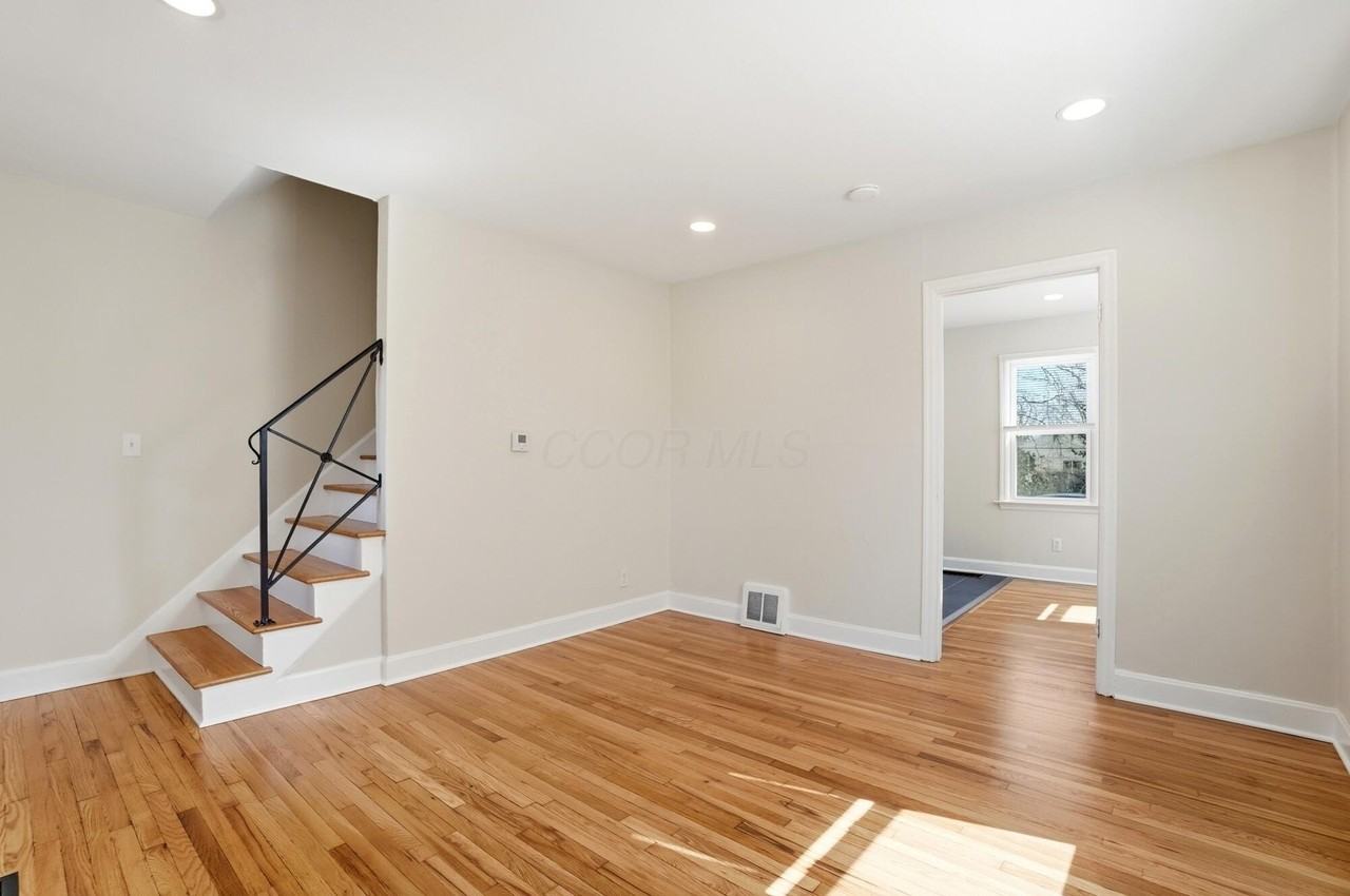 1654 Ashland Ave - Photo 7 of 35