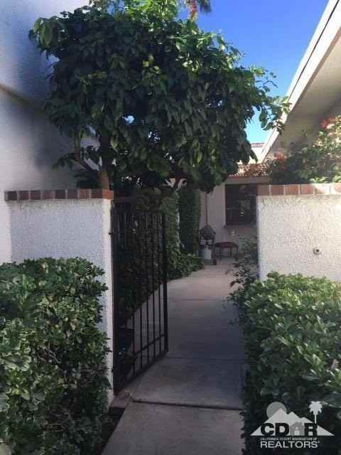 63 Torremolinos Dr - Photo 3 of 32