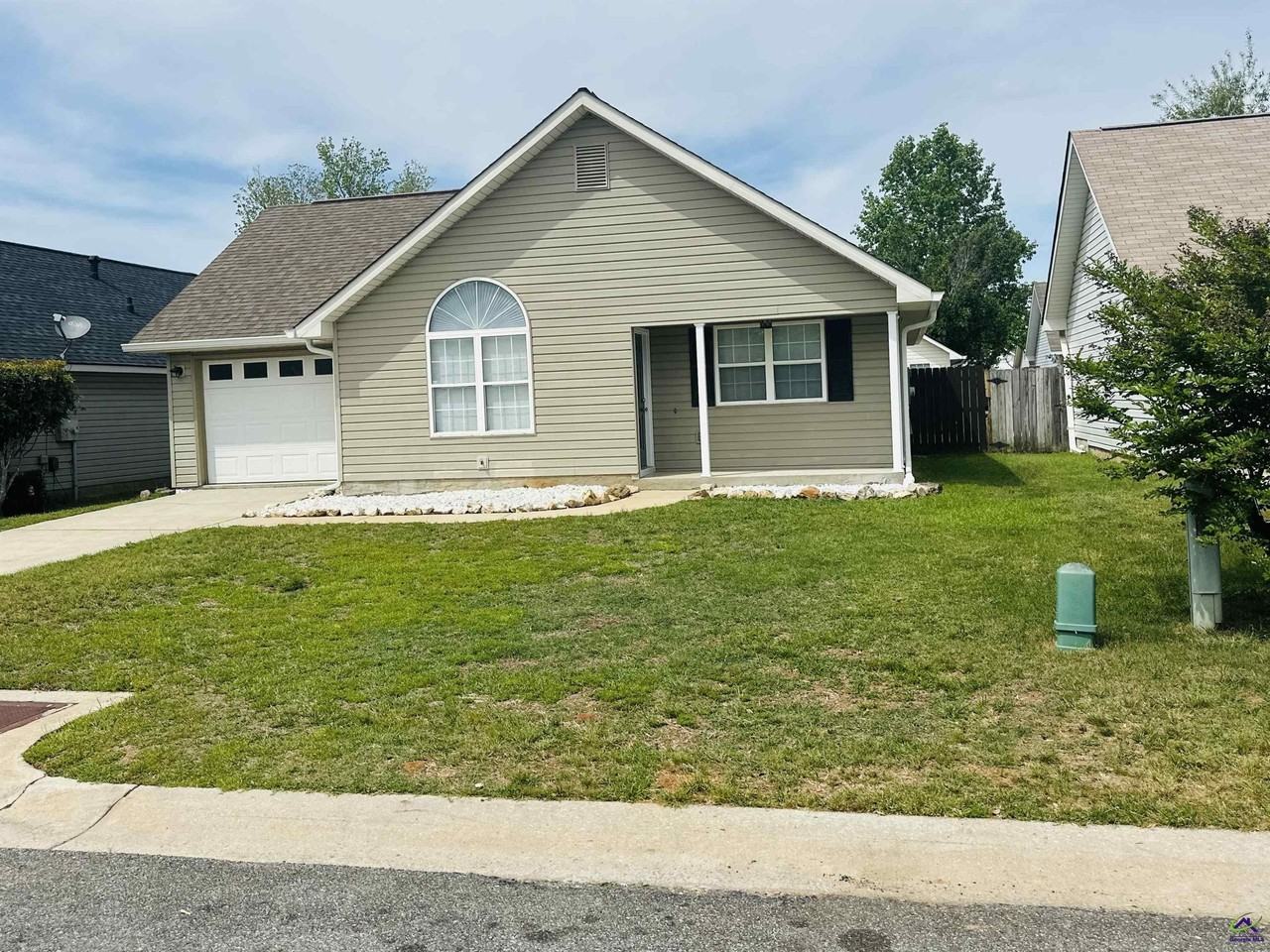 107 Eagles Landing Trl - Photo 2 of 21