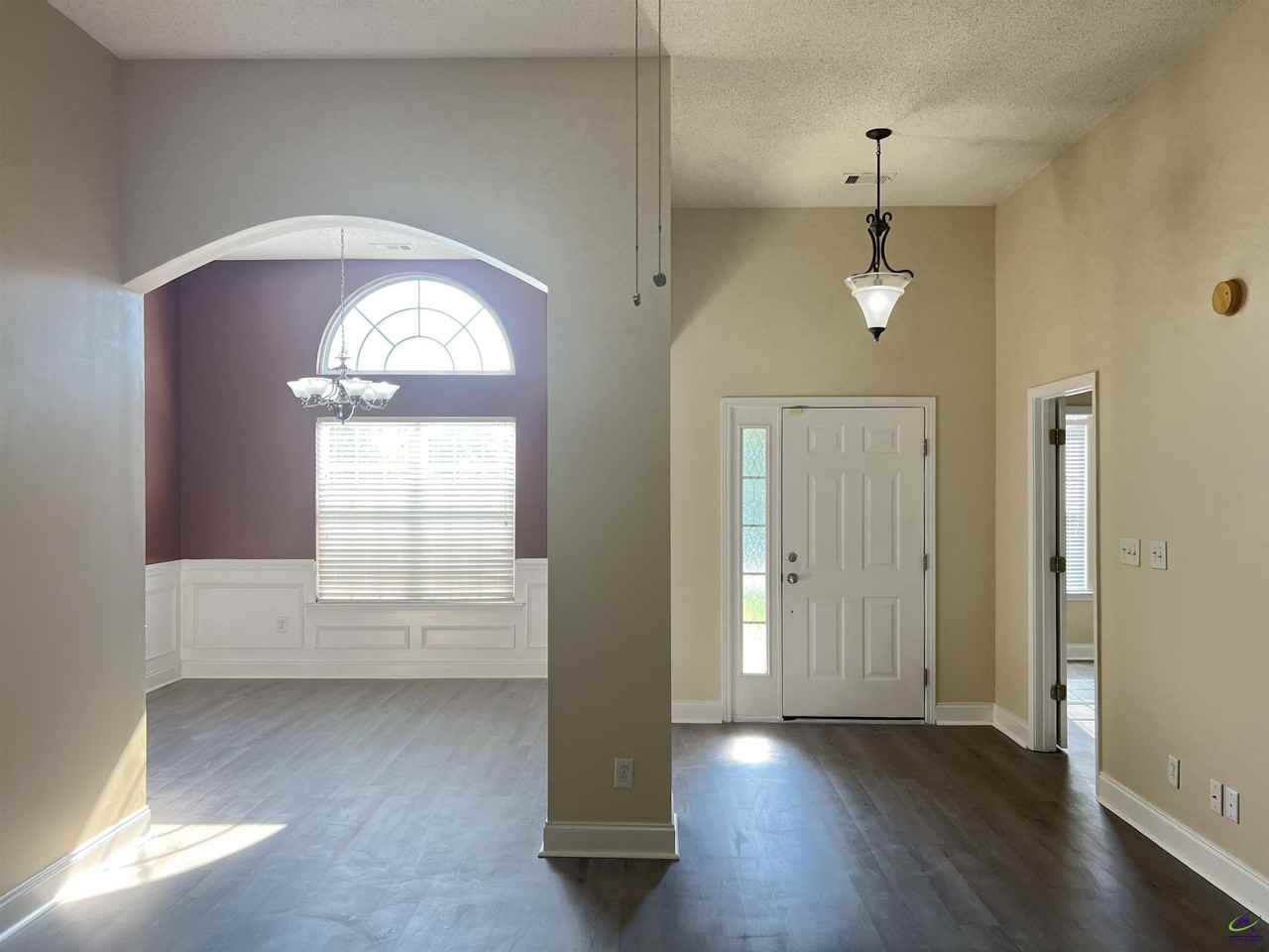 101 Mallards Landing Dr - Photo 2 of 31