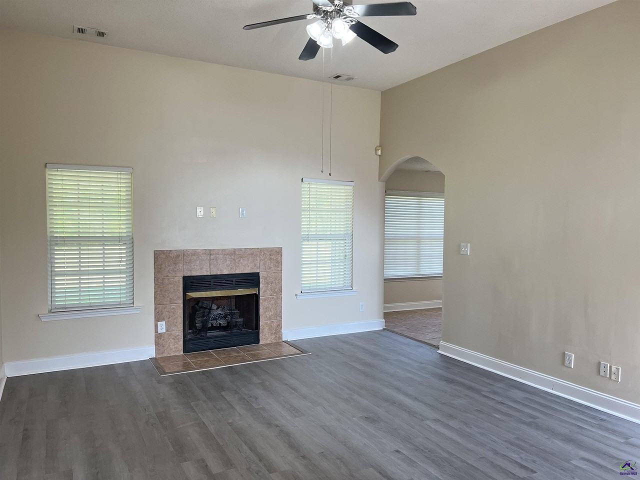 101 Mallards Landing Dr - Photo 3 of 31