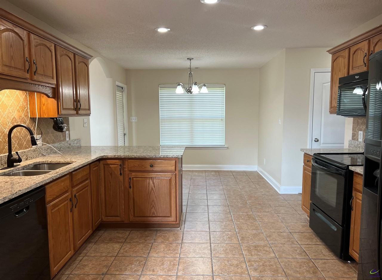 101 Mallards Landing Dr - Photo 7 of 31