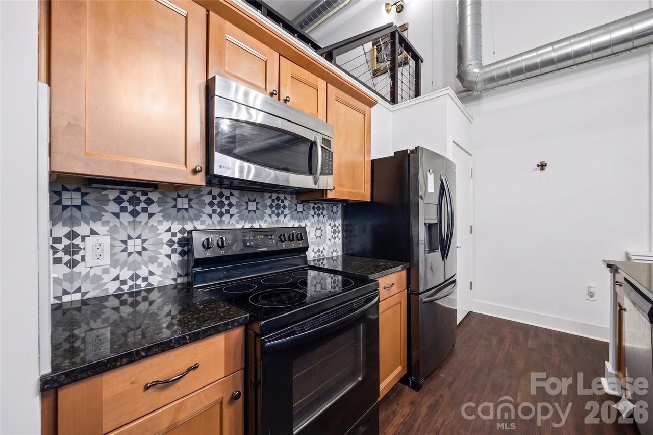 715 N Graham St #204 - Photo 4 of 29