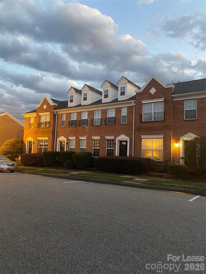 6928 Creft Cir - Photo 4 of 13