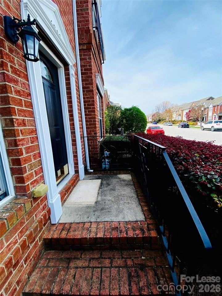 6928 Creft Cir - Photo 5 of 13