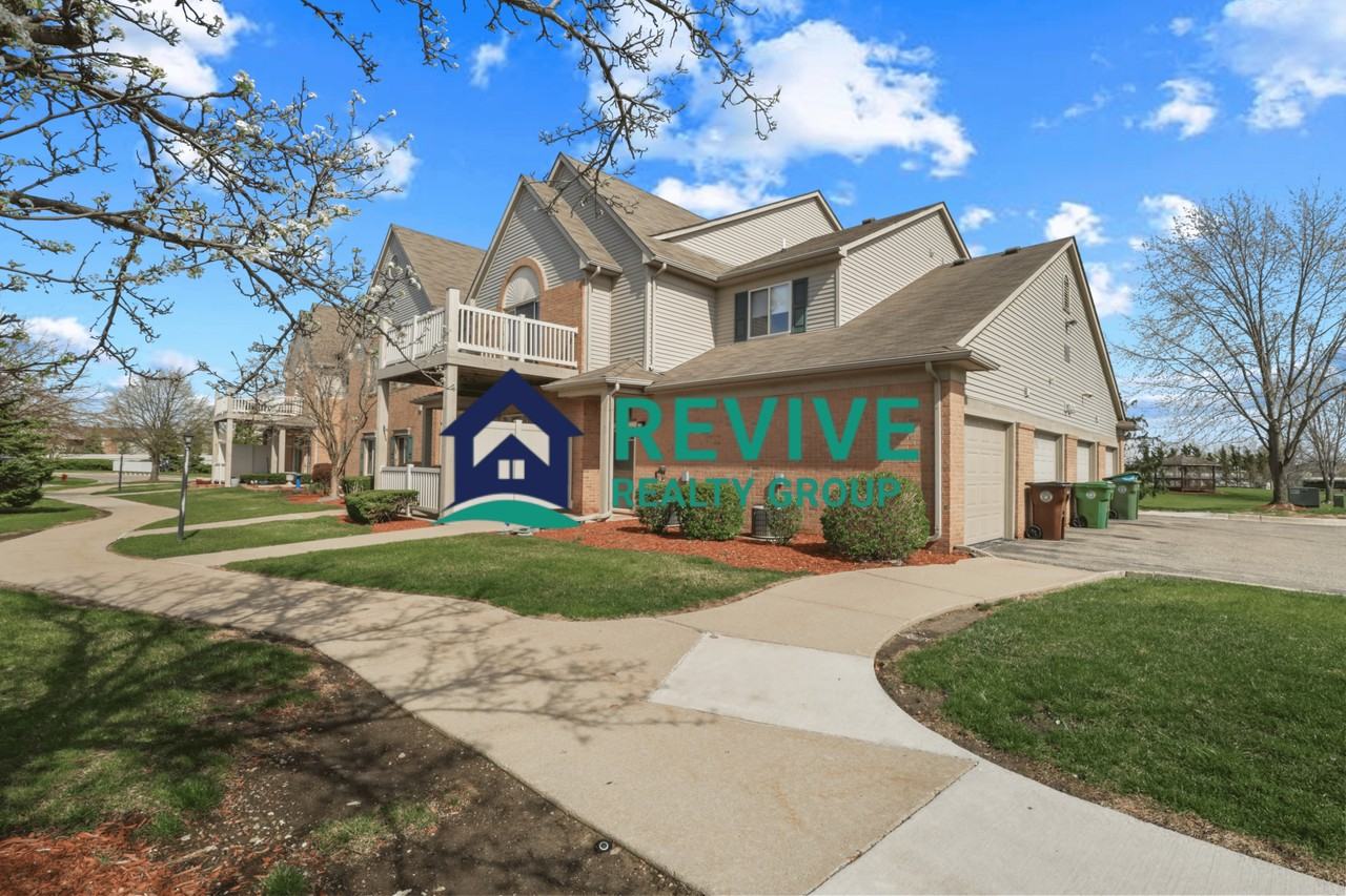 15715 Parkway Ln #4 - Photo 2 of 19