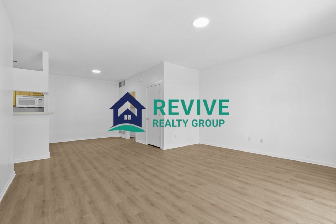 15715 Parkway Ln #4 - Photo 4 of 19