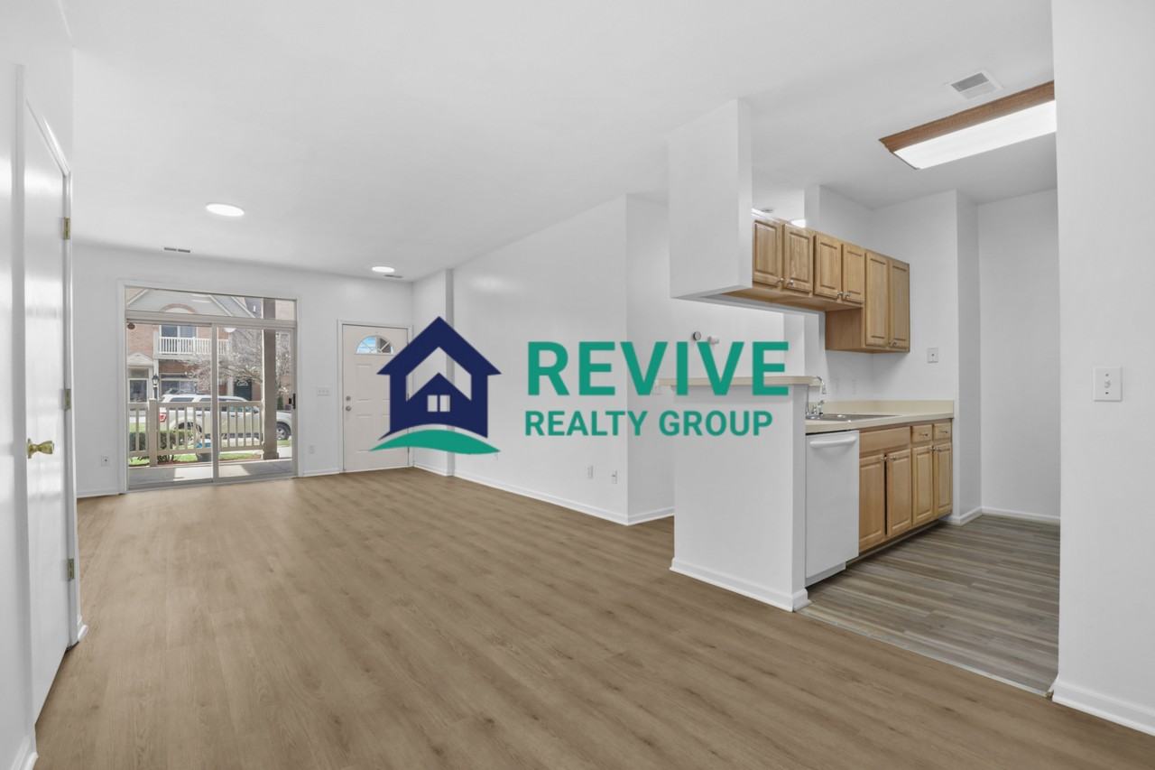 15715 Parkway Ln #4 - Photo 6 of 19