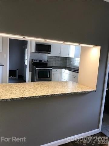 5027 Baylor Dr - Photo 7 of 10