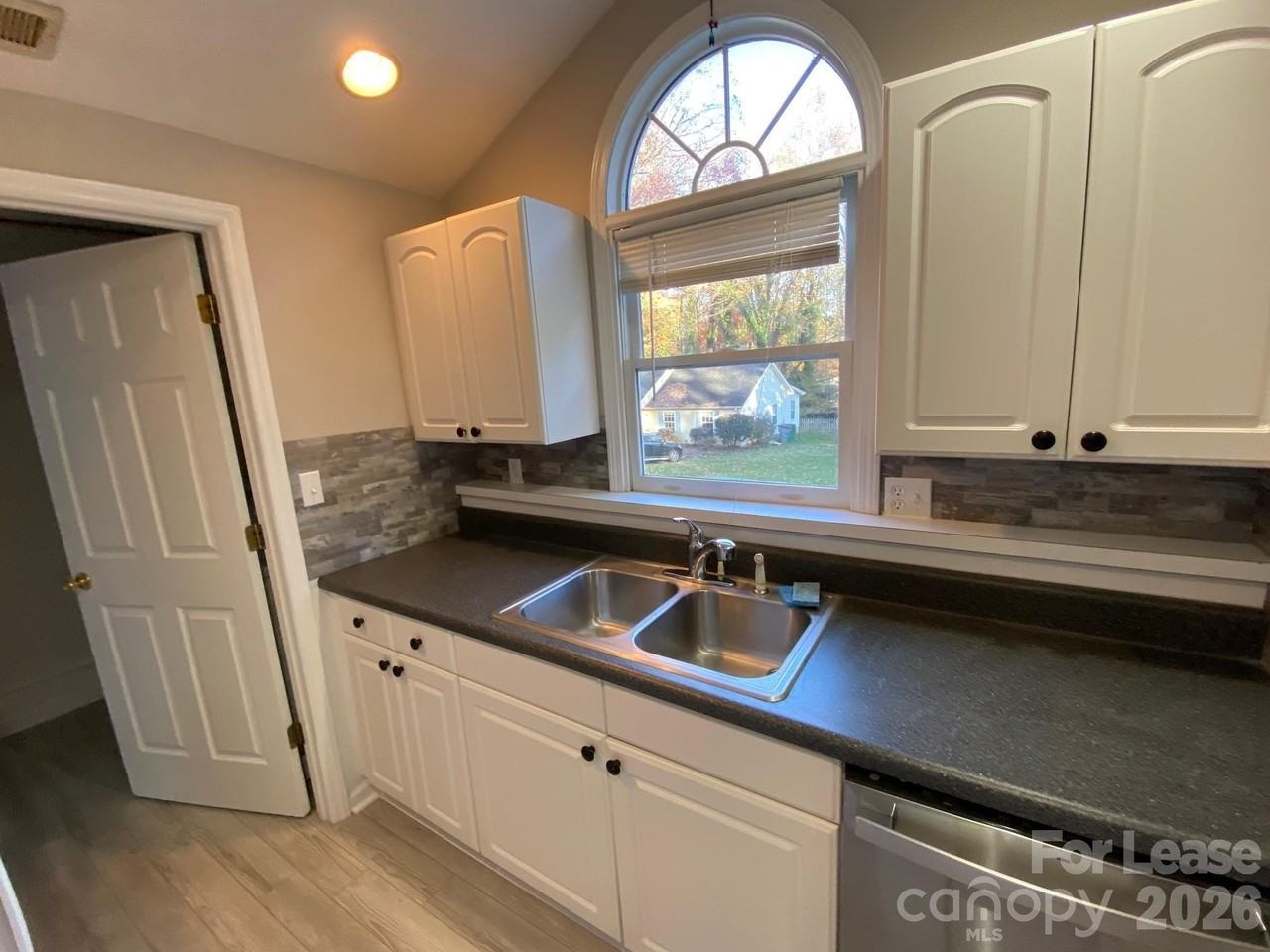 4415 Garris Rd - Photo 6 of 16