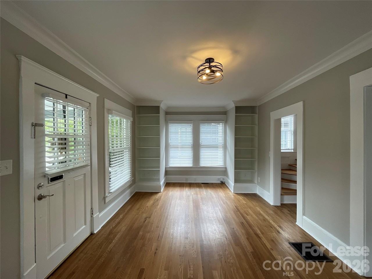 421 Hawthorne Ln - Photo 3 of 17