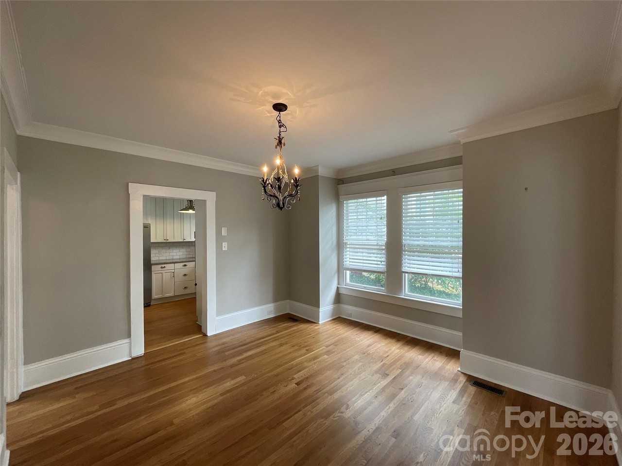 421 Hawthorne Ln - Photo 4 of 17