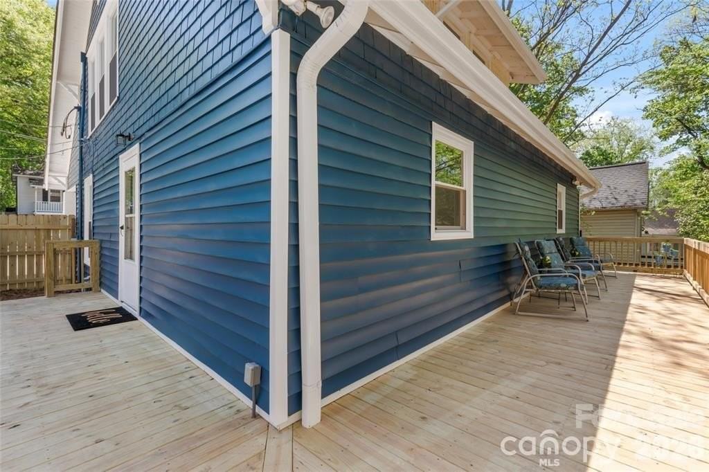 166 Franklin Ave Nw - Photo 4 of 26