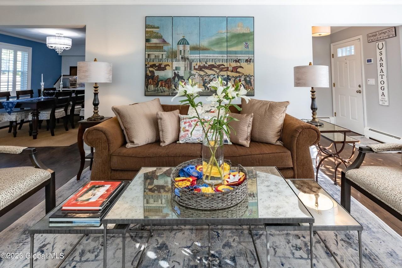 1 Patricia Ln - Photo 5 of 36