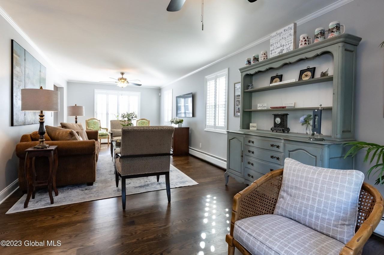 1 Patricia Ln - Photo 7 of 36