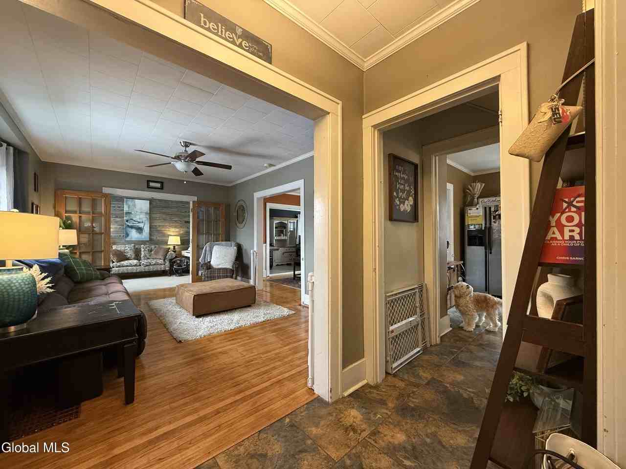 21 Baker St - Photo 2 of 22