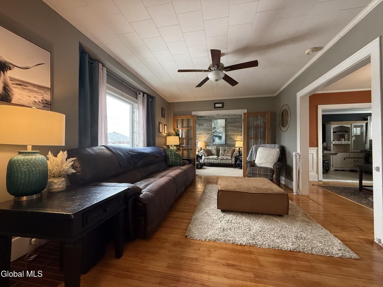 21 Baker St - Photo 3 of 22