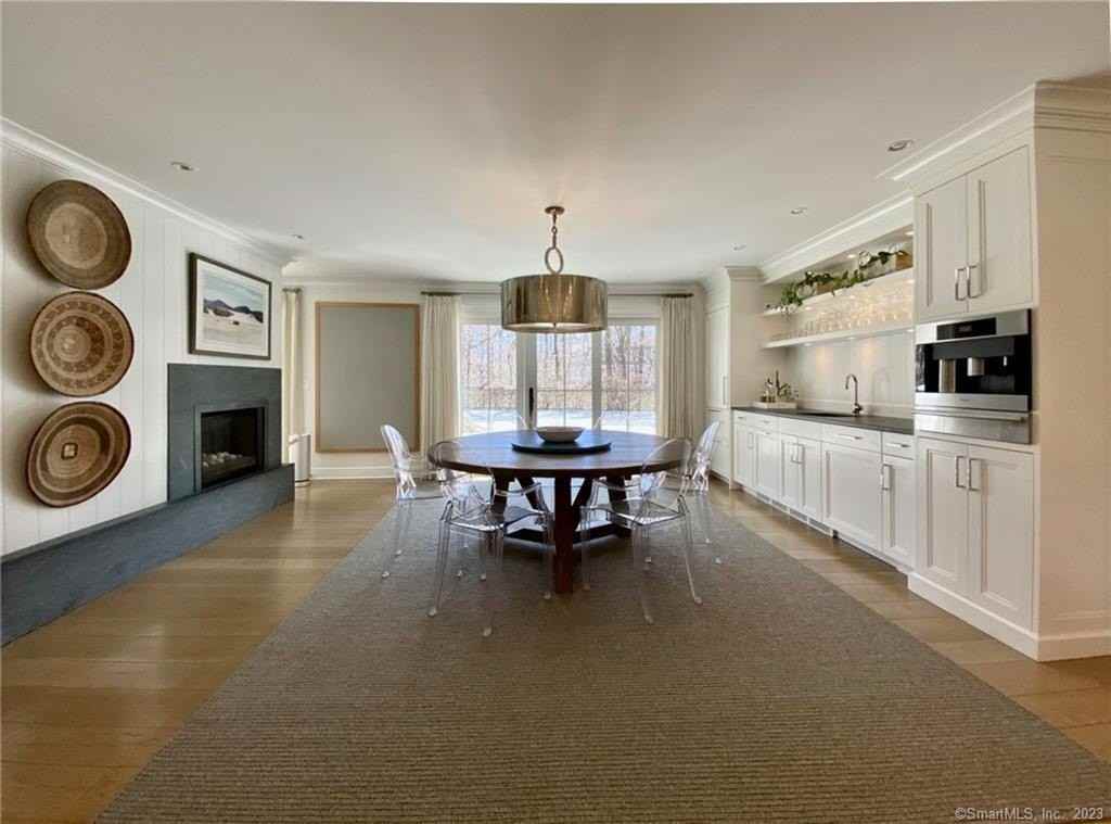 7 Whaling Rd - Photo 6 of 34