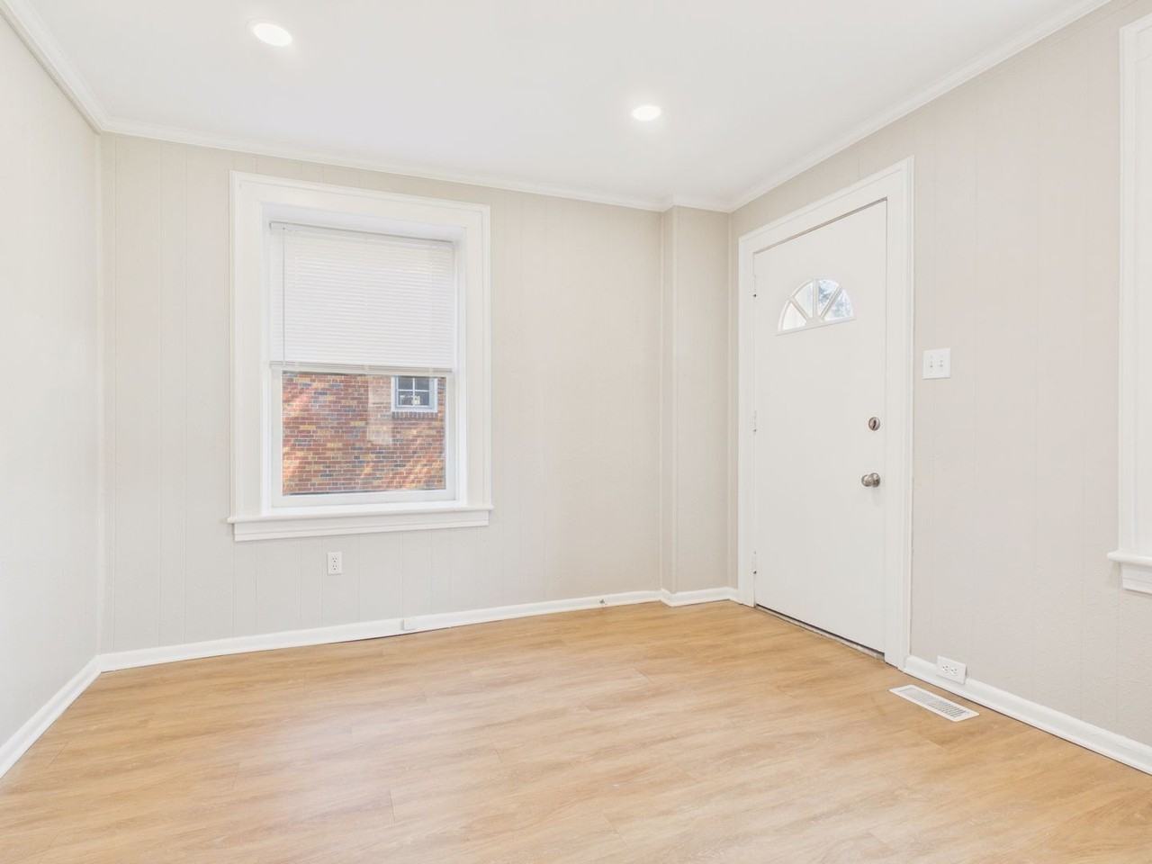 3200 Green Street - Photo 6 of 33